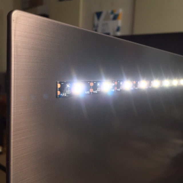 The MediaLight Mk2 v2 - Éclairage arrière de confort visuel pour TV